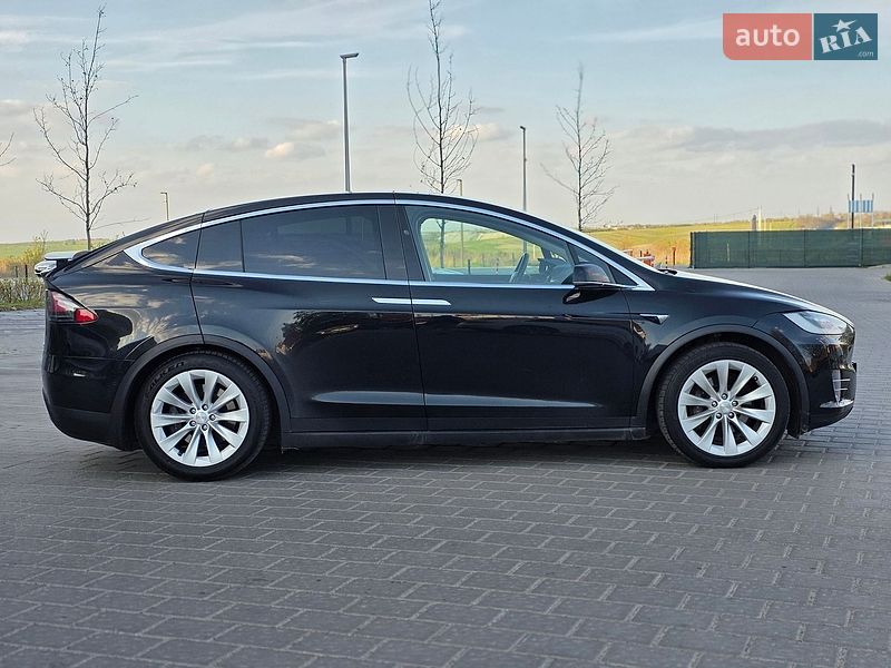 Внедорожник / Кроссовер Tesla Model X 2018 в Ровно
