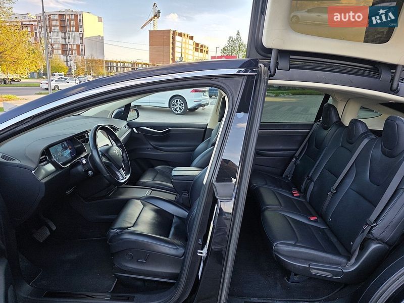 Внедорожник / Кроссовер Tesla Model X 2018 в Ровно
