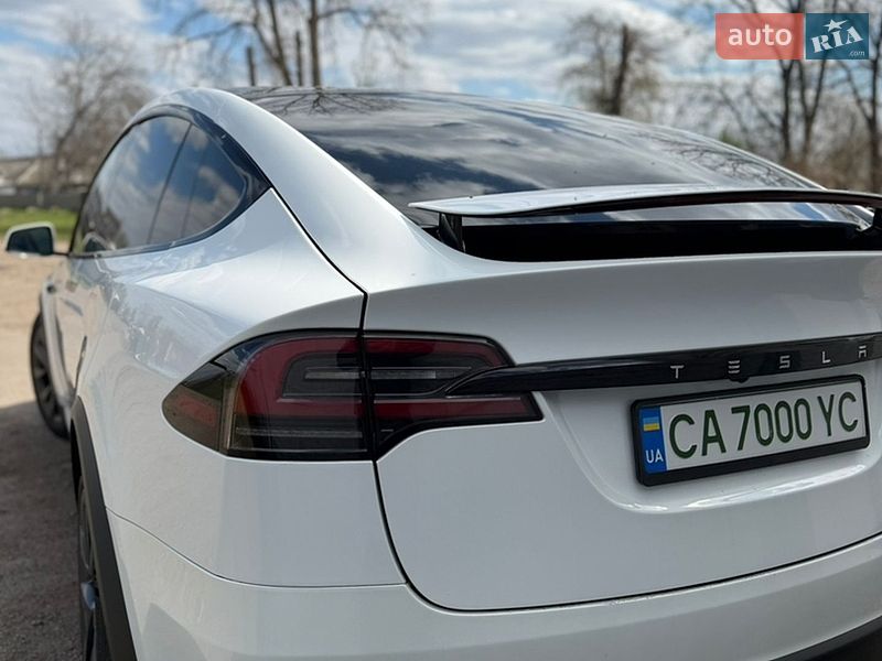 Позашляховик / Кросовер Tesla Model X 2024 в Золотоноші
