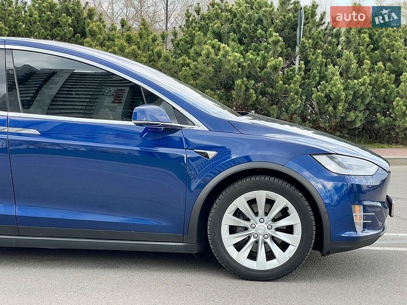 Позашляховик / Кросовер Tesla Model X 2018 в Києві