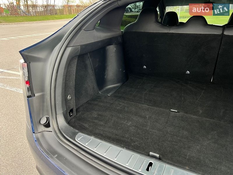 Позашляховик / Кросовер Tesla Model X 2018 в Києві