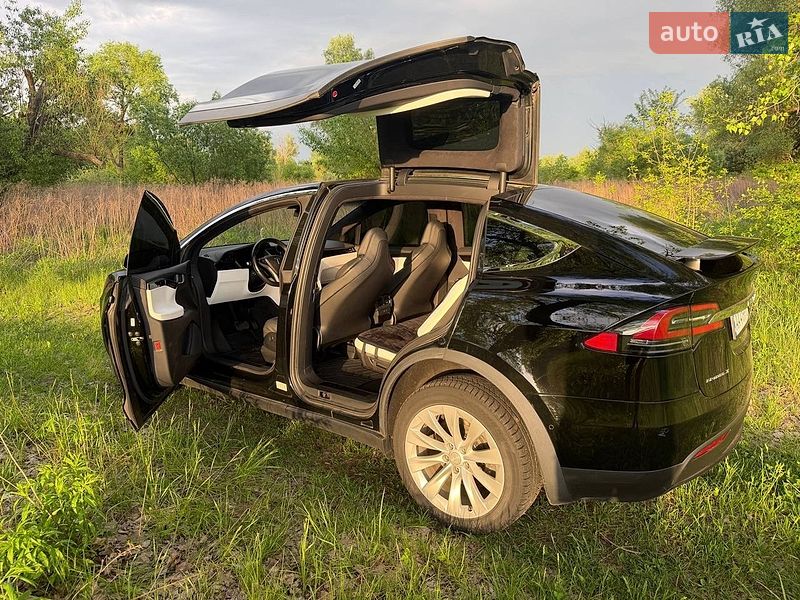 Позашляховик / Кросовер Tesla Model X 2018 в Броварах фото 14 Позашляховик / Кросовер Tesla Model X 2018 в Броварах