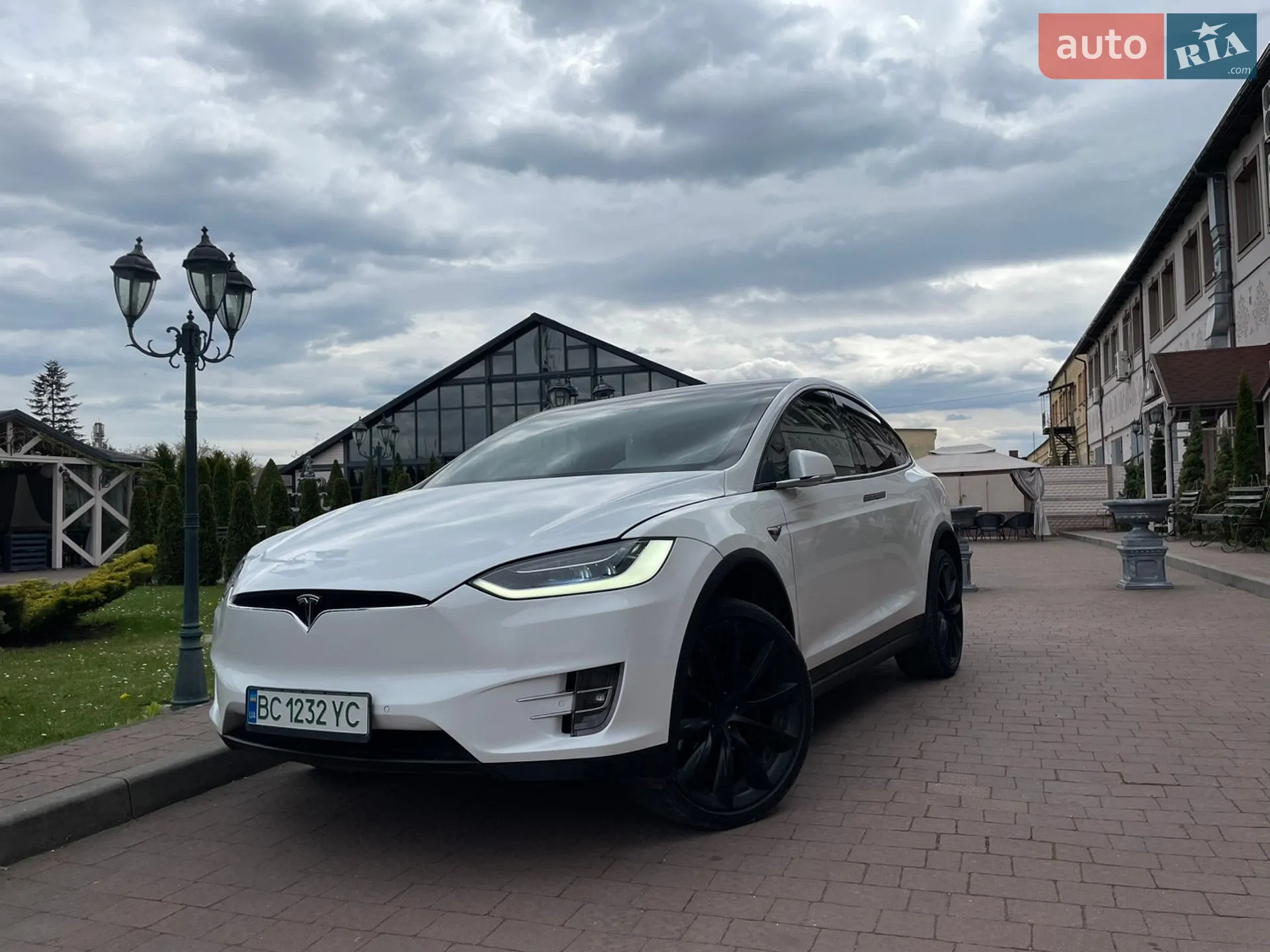 2020 Tesla Model X - фото 1