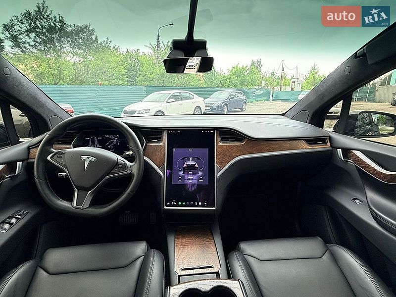 Внедорожник / Кроссовер Tesla Model X 2019 в Киеве