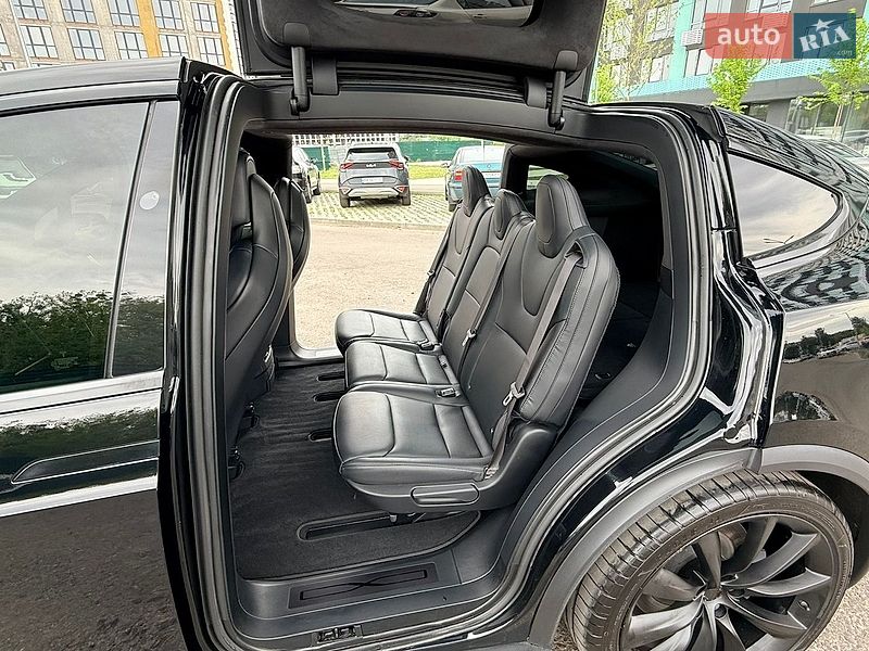 Внедорожник / Кроссовер Tesla Model X 2019 в Киеве