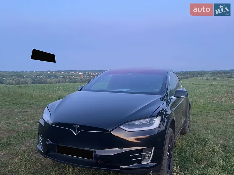 Tesla Model X 2019