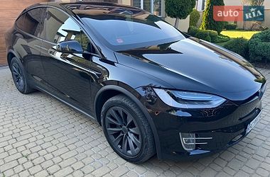 Позашляховик / Кросовер Tesla Model X 2017 в Львові