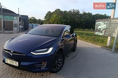 Позашляховик / Кросовер Tesla Model X 2017 в Львові