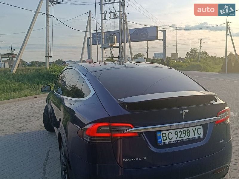 Позашляховик / Кросовер Tesla Model X 2017 в Львові