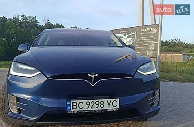 Позашляховик / Кросовер Tesla Model X 2017 в Львові