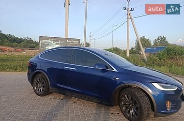 Позашляховик / Кросовер Tesla Model X 2017 в Львові