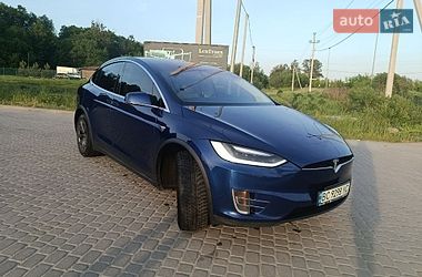 Позашляховик / Кросовер Tesla Model X 2017 в Львові