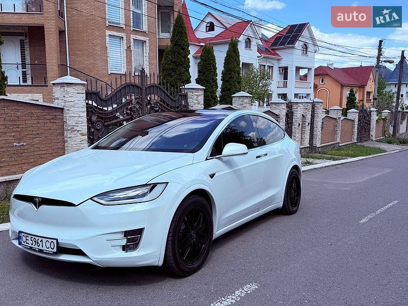 Внедорожник / Кроссовер Tesla Model X 2016 в Черновцах