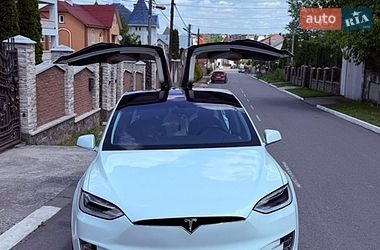 Внедорожник / Кроссовер Tesla Model X 2016 в Черновцах