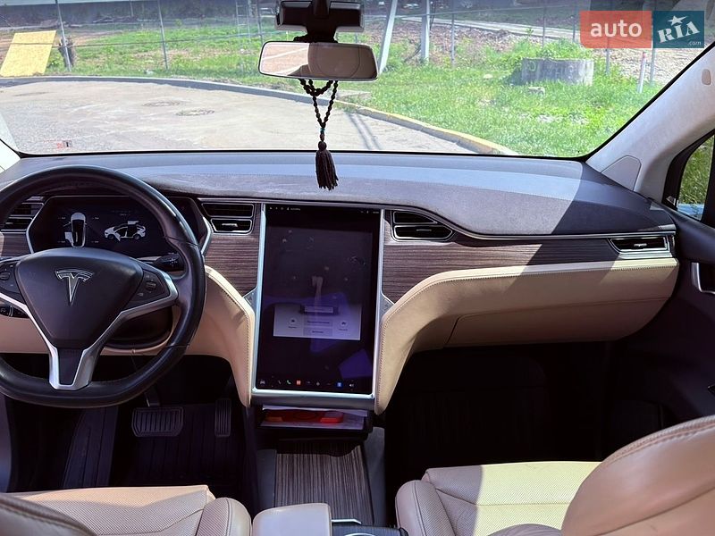 Внедорожник / Кроссовер Tesla Model X 2016 в Черновцах