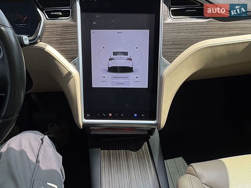 Внедорожник / Кроссовер Tesla Model X 2016 в Черновцах
