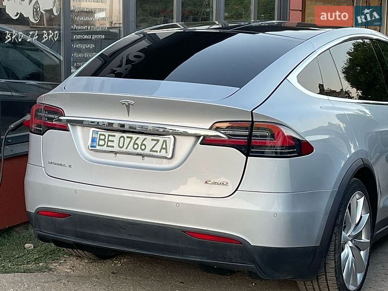 Внедорожник / Кроссовер Tesla Model X 2015 в Николаеве