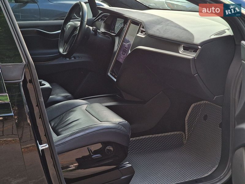 Внедорожник / Кроссовер Tesla Model X 2017 в Одессе