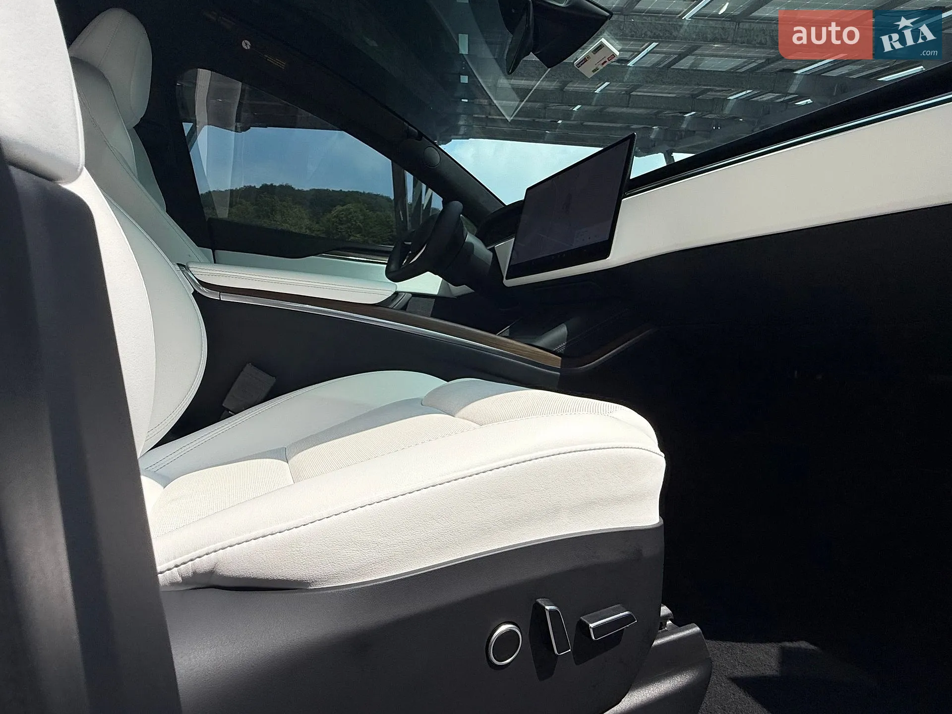 2023 Tesla Model X - мініатюра 28