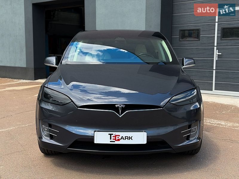 Внедорожник / Кроссовер Tesla Model X 2018 в Киеве