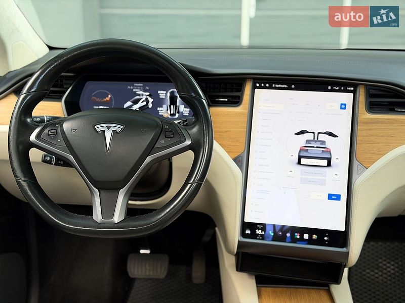 Внедорожник / Кроссовер Tesla Model X 2018 в Киеве