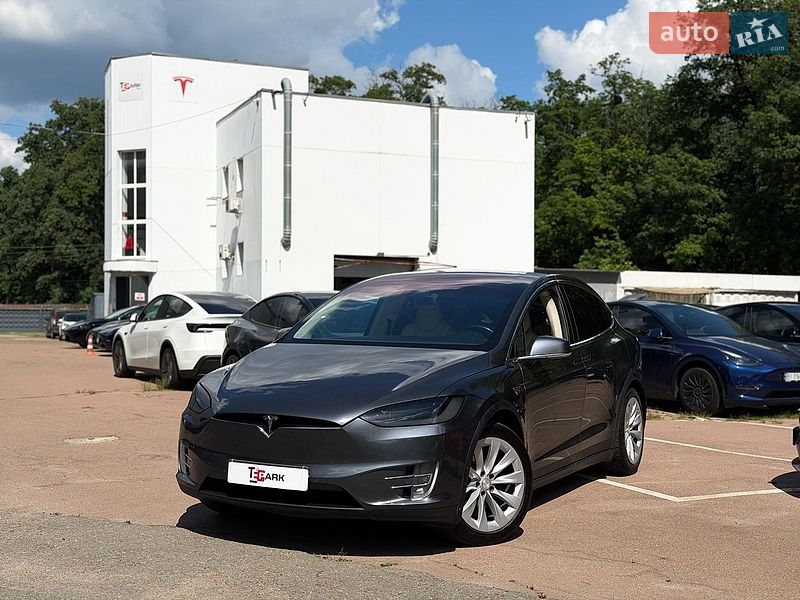 Внедорожник / Кроссовер Tesla Model X 2018 в Киеве