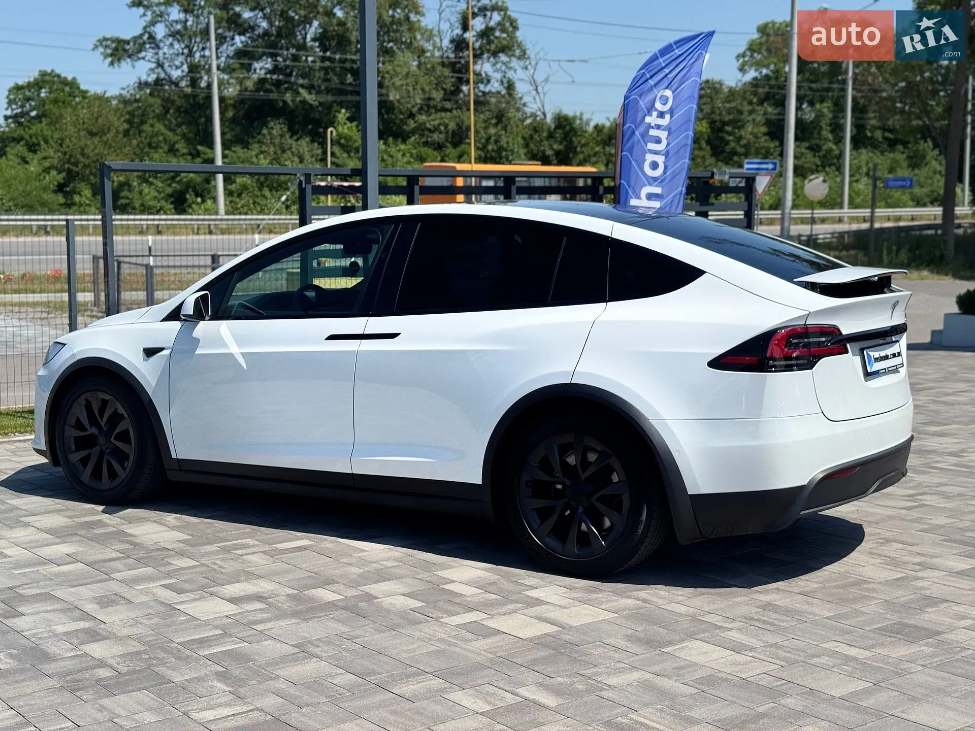 2022 Tesla Model X - мініатюра 9