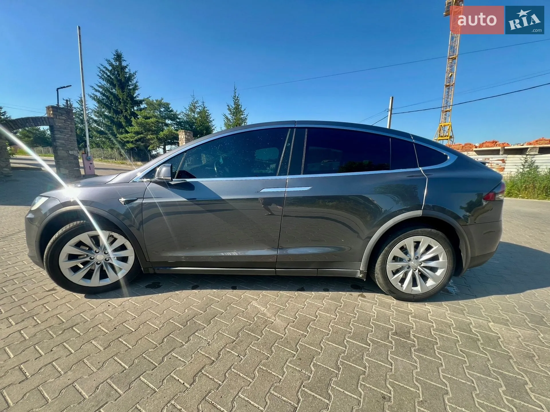 Tesla Model X 2017 VIN 5YJXCBE20HF051328 фото оголошення 27 з 35