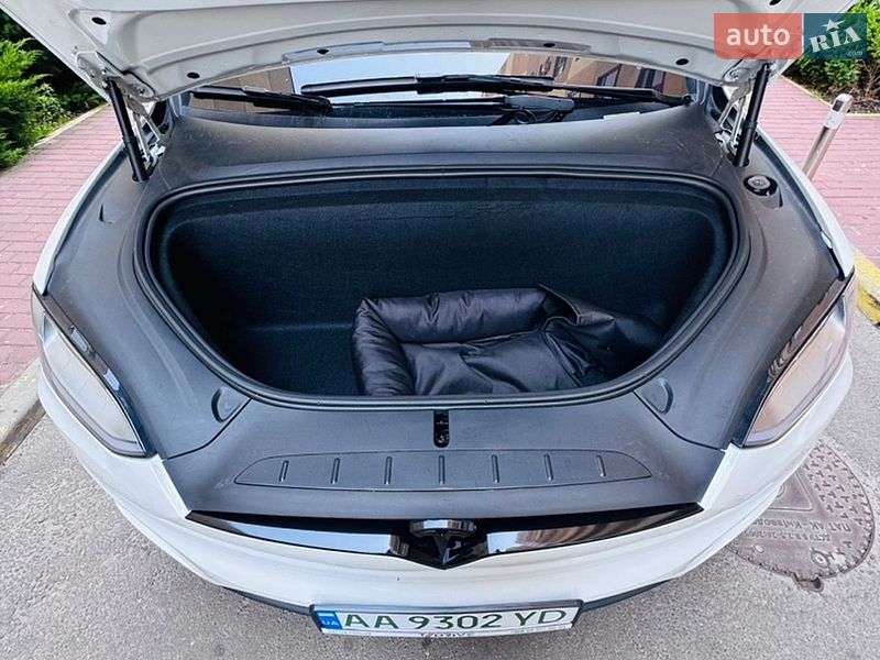 Внедорожник / Кроссовер Tesla Model X 2020 в Киеве