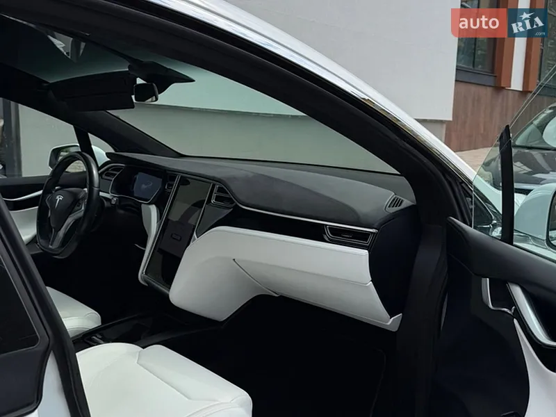 Tesla Model X 2017 VIN 5YJXCBE22HF050407 фото оголошення 15 з 51