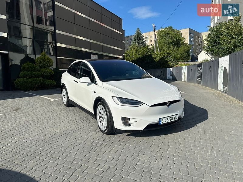Внедорожник / Кроссовер Tesla Model X 2016 в Львове