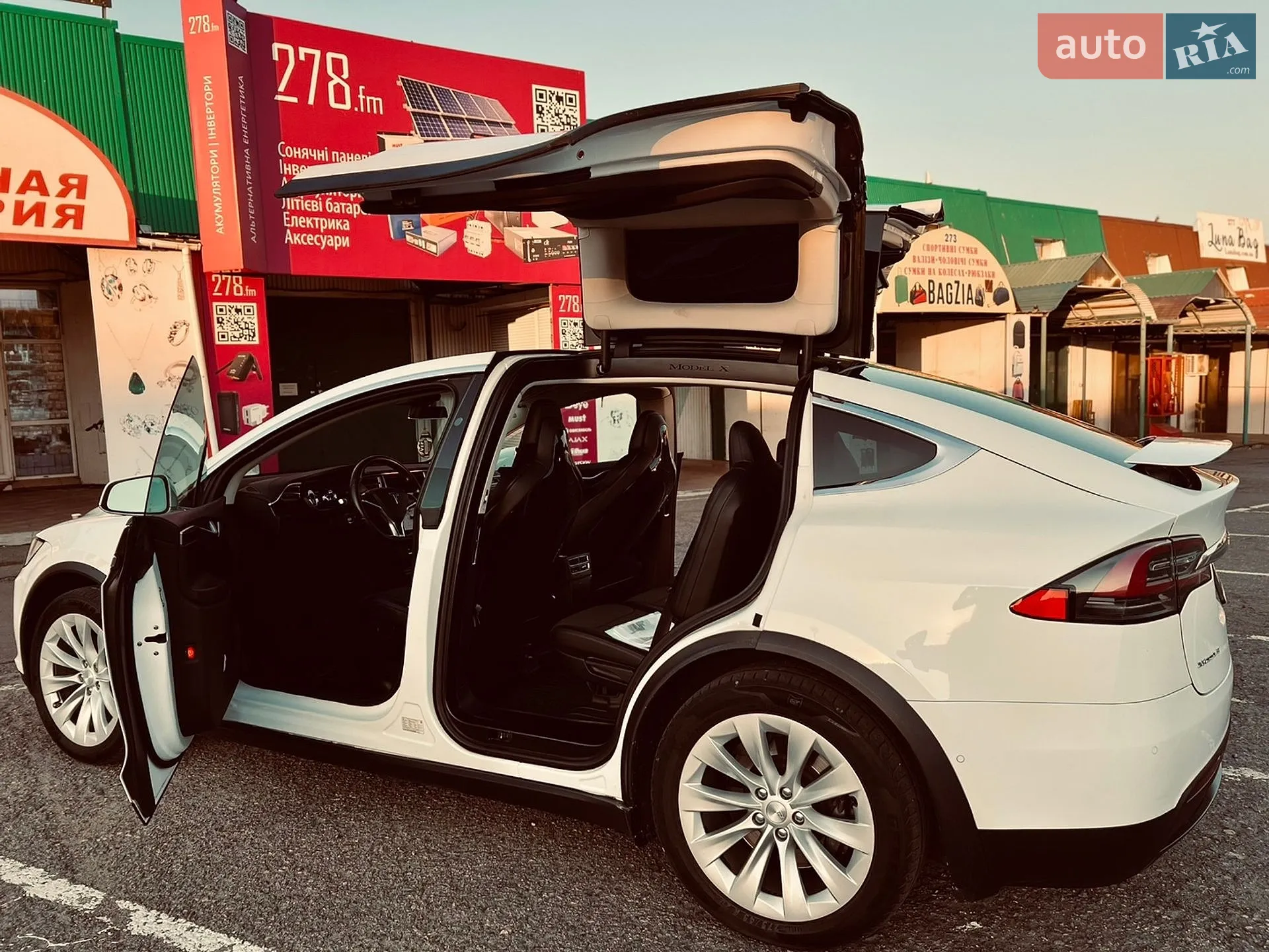 2016 Tesla Model X - мініатюра 10
