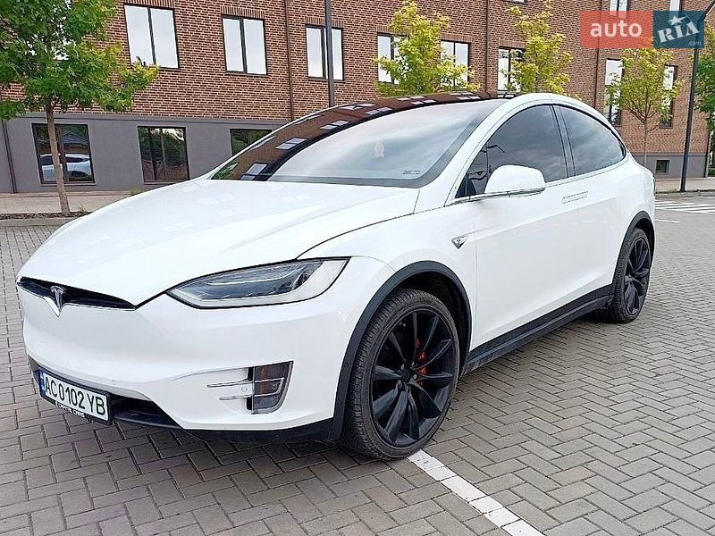 Tesla Model X 2016