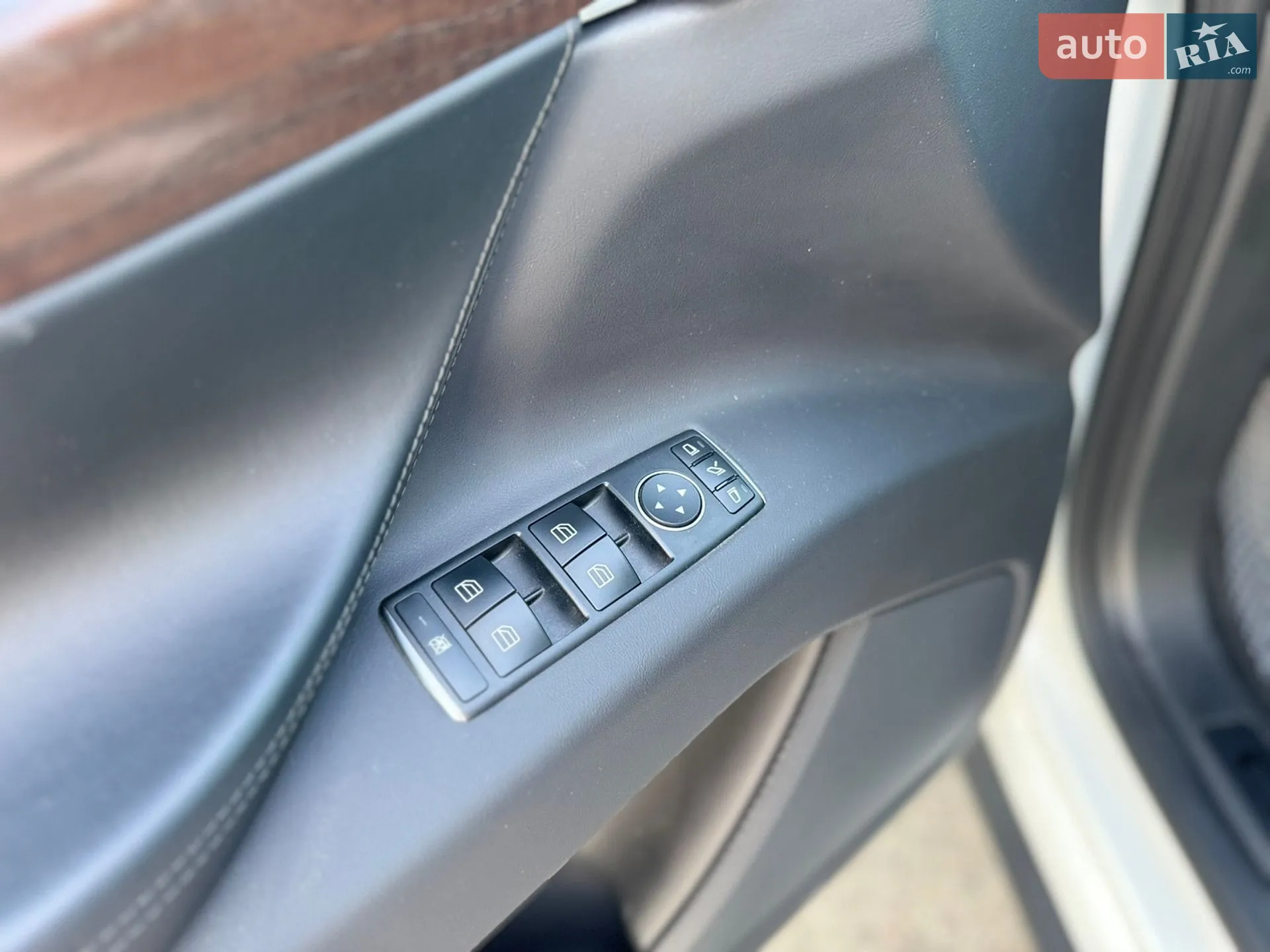 2020 Tesla Model X - мініатюра 16
