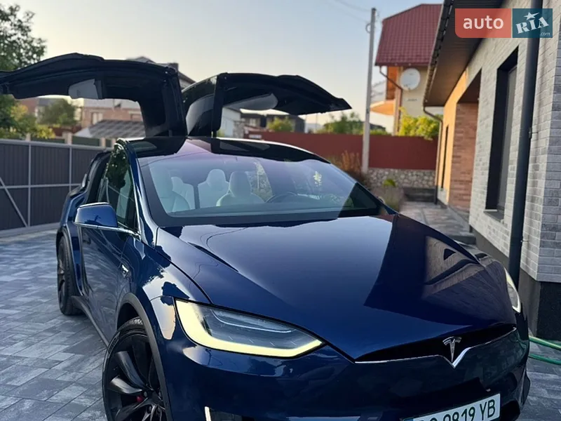 Tesla Model X 2019