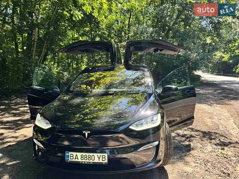 Tesla Model X 2022