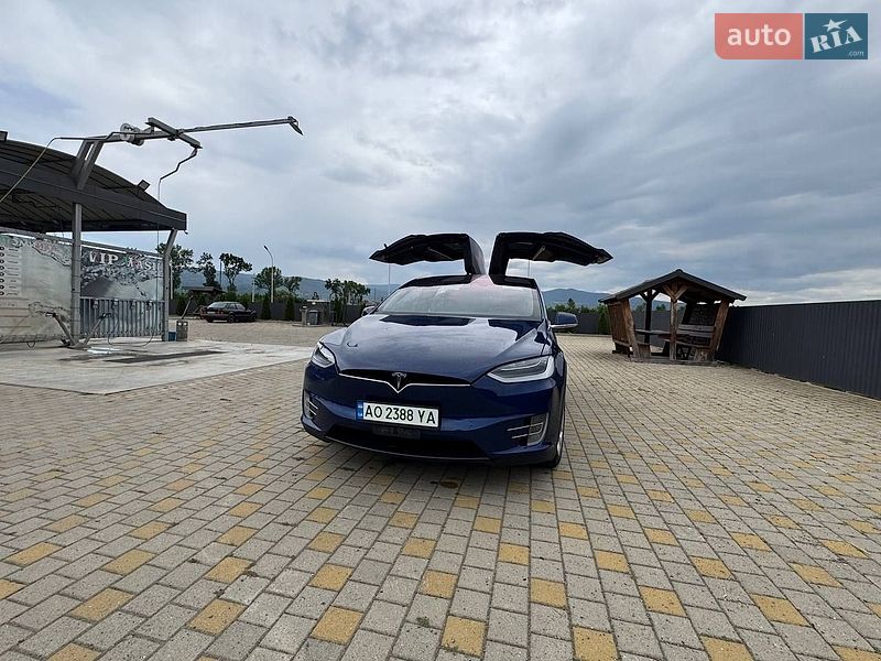 Позашляховик / Кросовер Tesla Model X 2016 в Іршаві