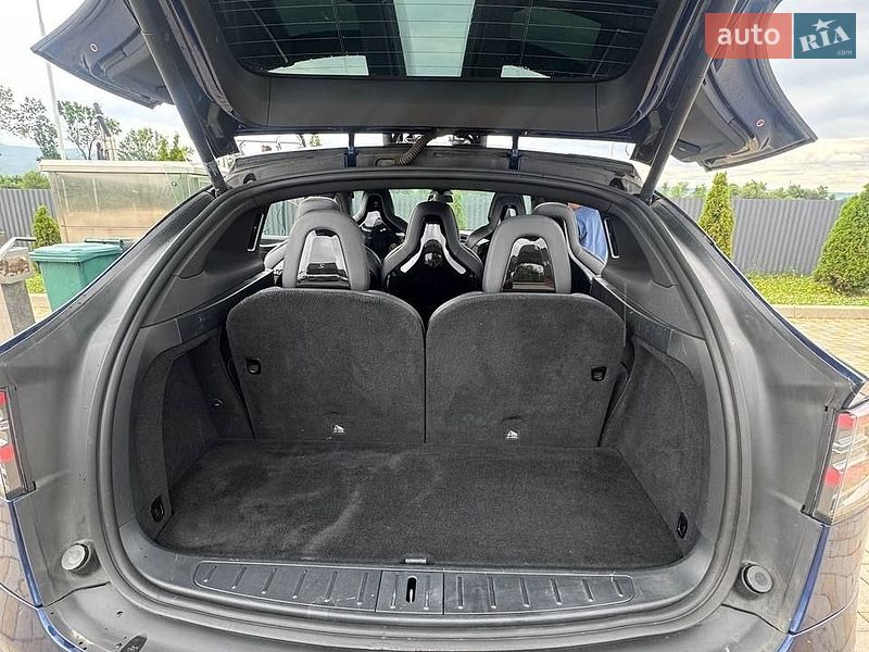 Позашляховик / Кросовер Tesla Model X 2016 в Іршаві
