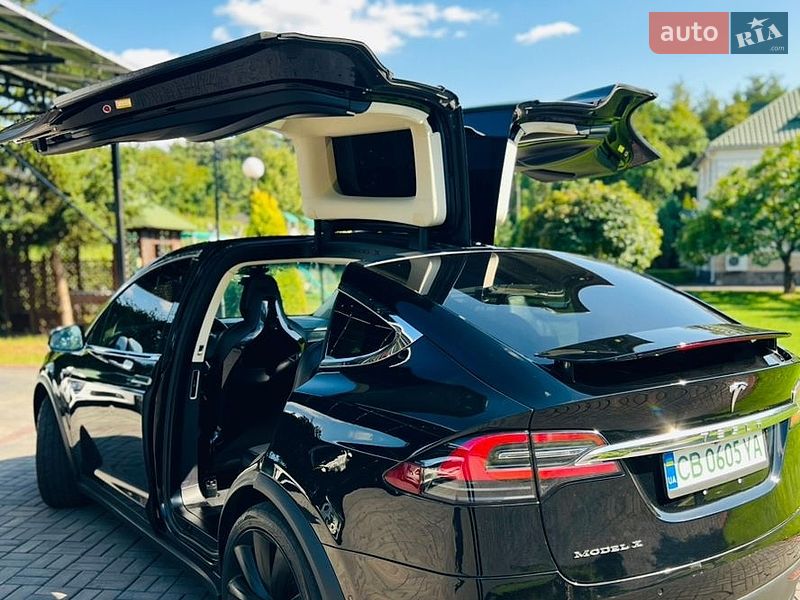 Позашляховик / Кросовер Tesla Model X 2017 в Луцьку фото 28 Позашляховик / Кросовер Tesla Model X 2017 в Луцьку