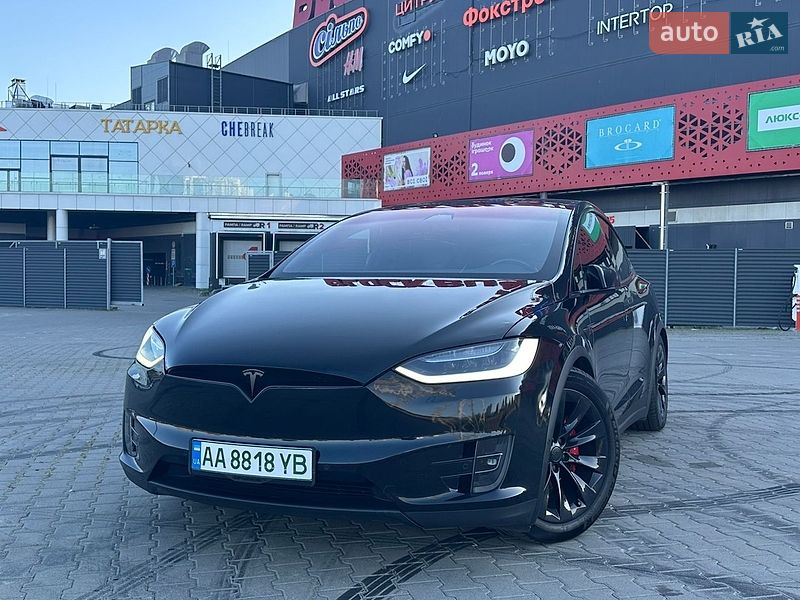 Tesla Model X 2019