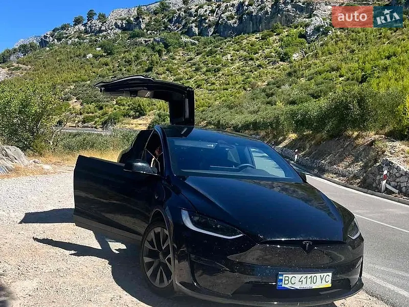 Tesla Model X 2024