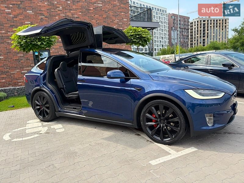Внедорожник / Кроссовер Tesla Model X 2019 в Киеве