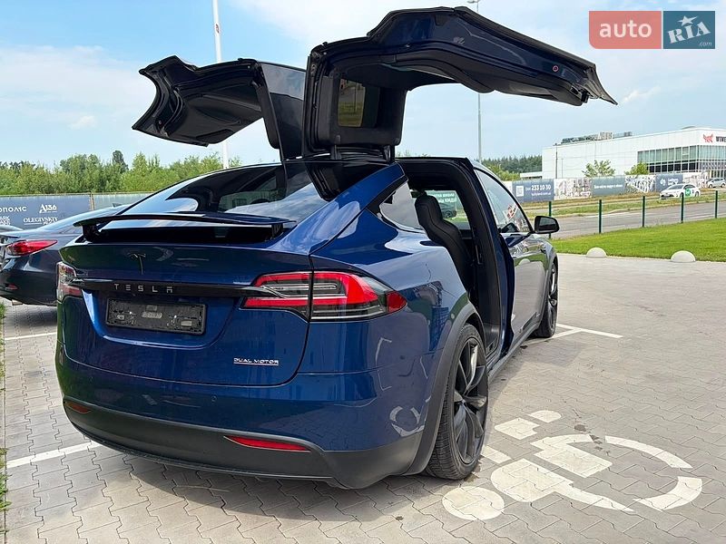 Внедорожник / Кроссовер Tesla Model X 2019 в Киеве