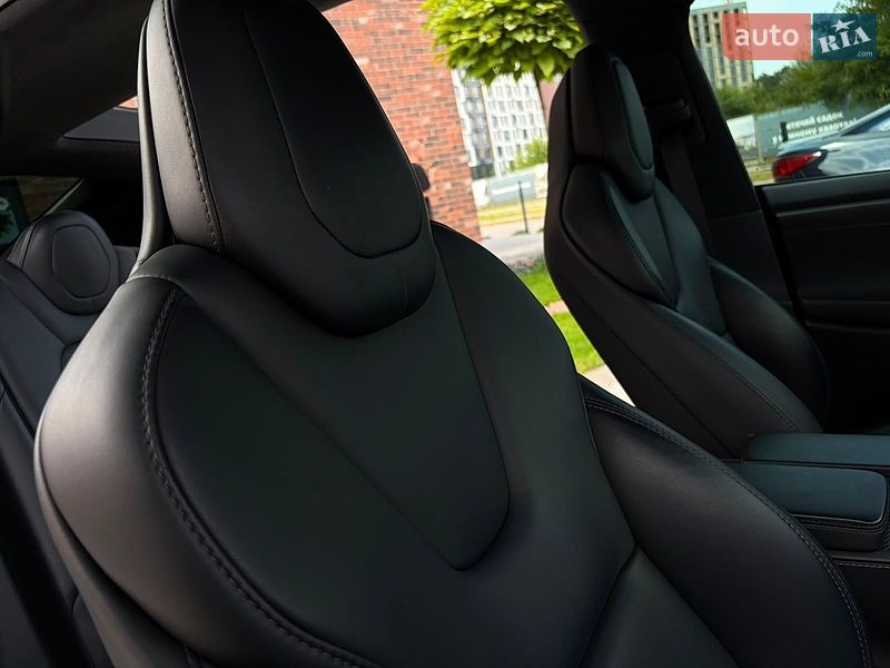 Внедорожник / Кроссовер Tesla Model X 2019 в Киеве