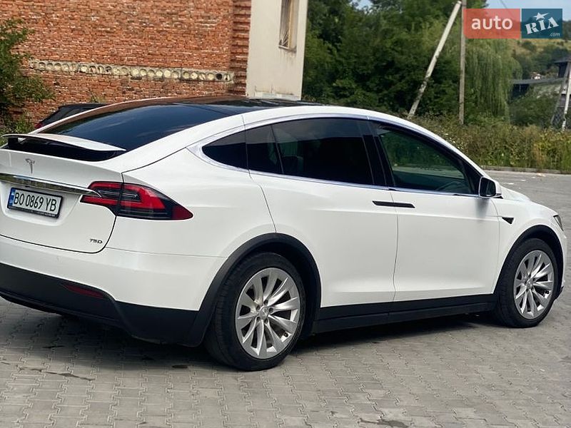 Позашляховик / Кросовер Tesla Model X 2018 в Тернополі