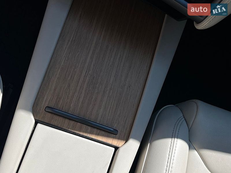 Внедорожник / Кроссовер Tesla Model X 2018 в Ивано-Франковске