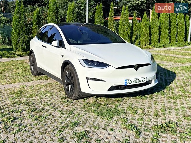 Tesla Model X, фото з оголошення