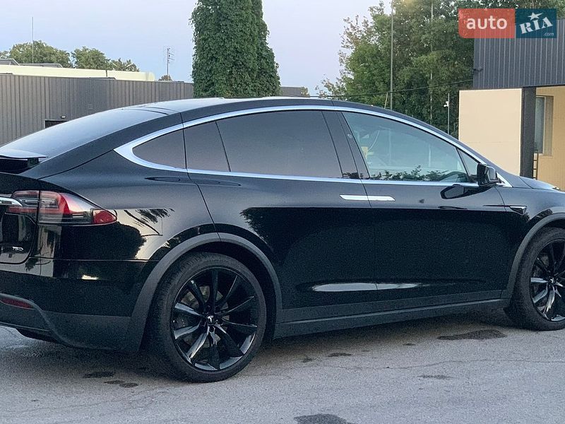 Позашляховик / Кросовер Tesla Model X 2017 в Сквирі фото 10 Позашляховик / Кросовер Tesla Model X 2017 в Сквирі