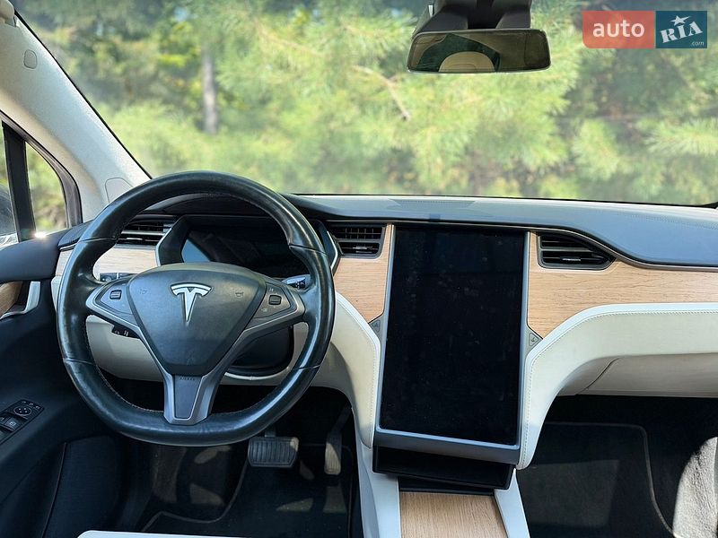Внедорожник / Кроссовер Tesla Model X 2018 в Киеве