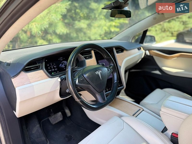 Внедорожник / Кроссовер Tesla Model X 2018 в Киеве